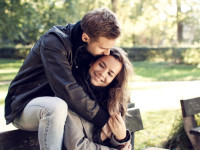 Top Signs that a Woman Likes a Man