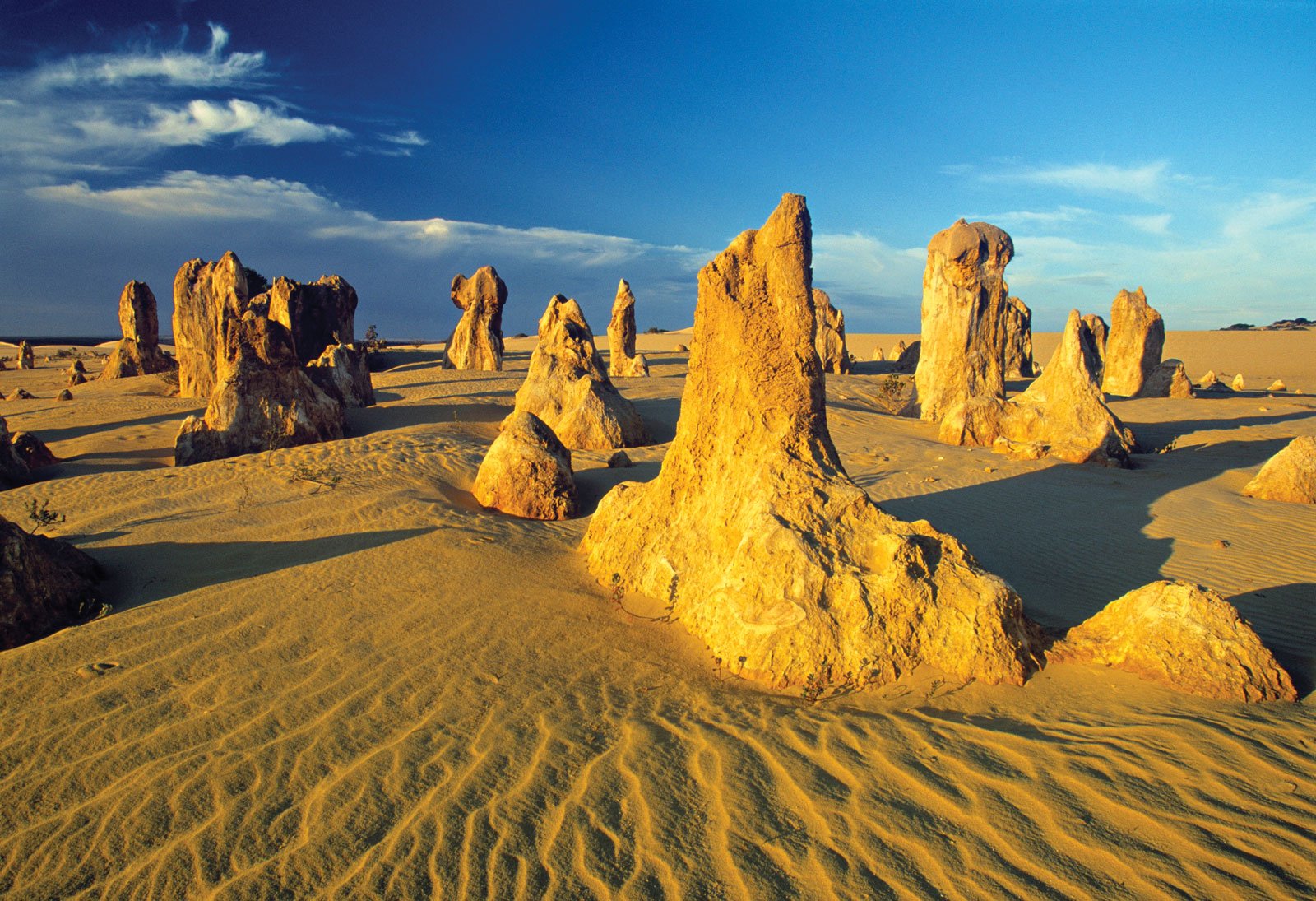 Пустыня гибсона австралия. Пустыня Пиннаклс Австралия. Национальный парк Намбунг. Пиннаклс (те-Пиннаклс). Намбунг Австралия.