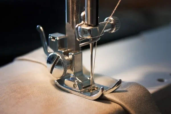 Teaching your child to use the sewing machine_2