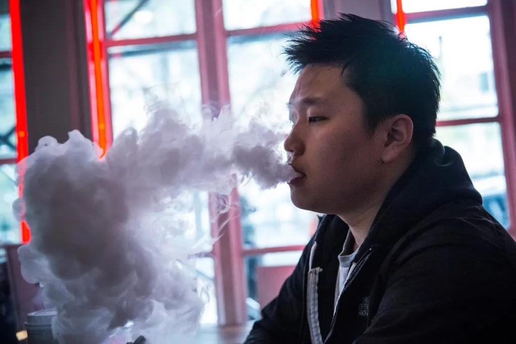 Ensure These 6 Aspects While Purchasing A Vape Online